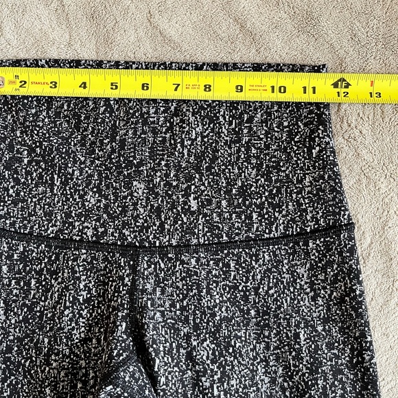 Lululemon EUC Wunder Under Pant (Hi-Rise)
Luon Suited Jacquard Black White - Picture 12 of 14
